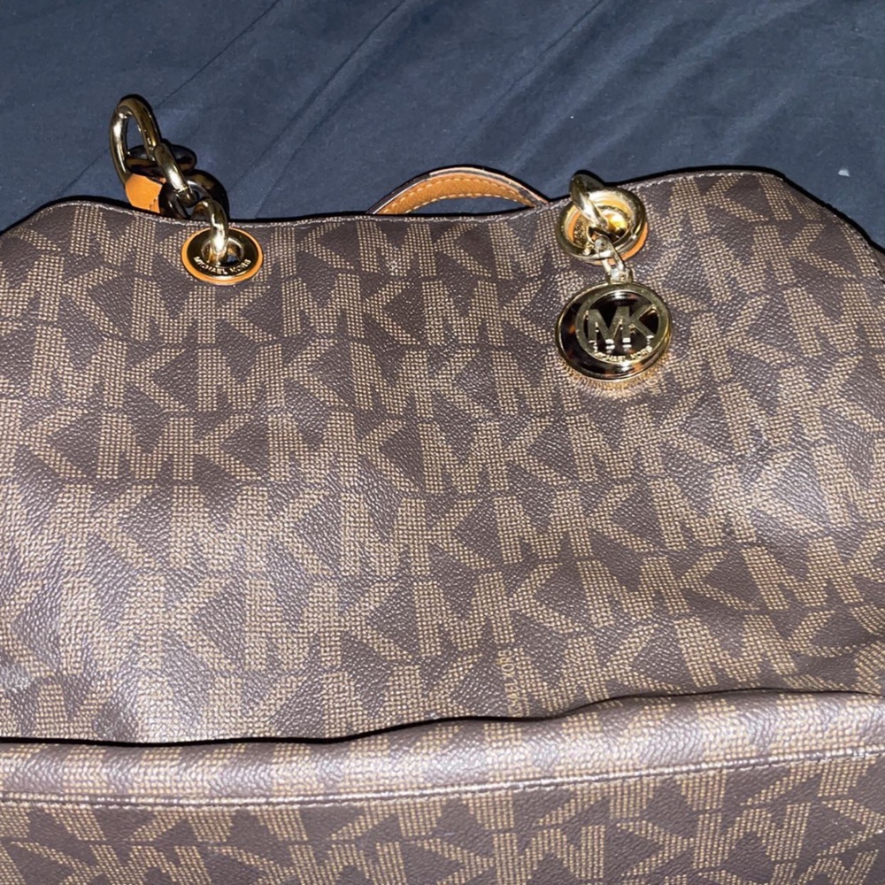 Cute Michael Kors purse